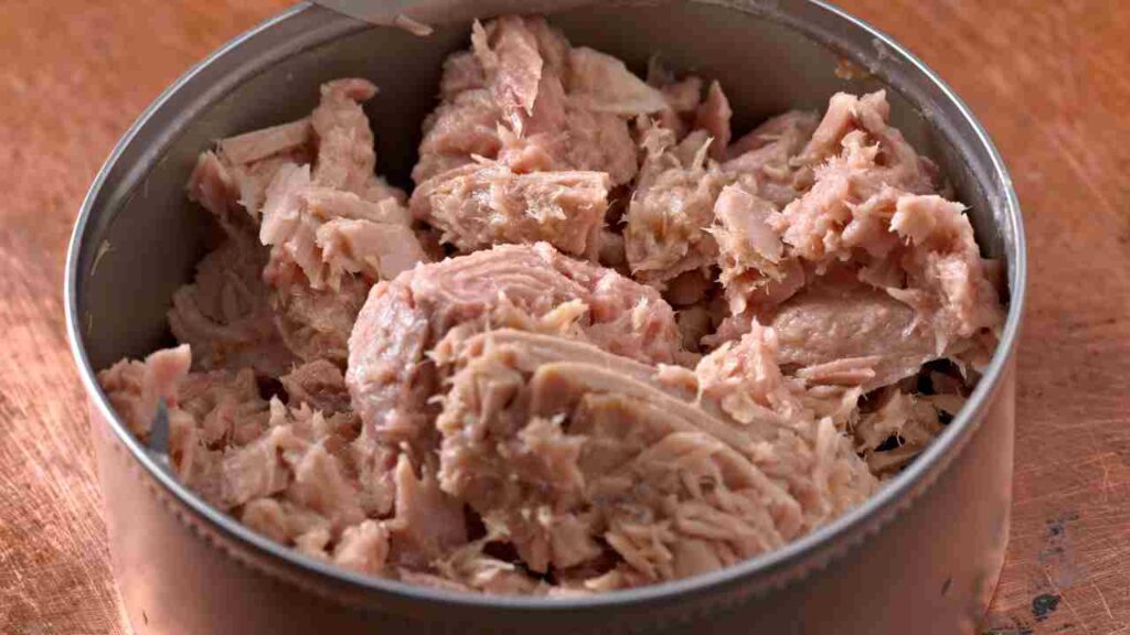 Attenzione a mangiare tonno in scatola