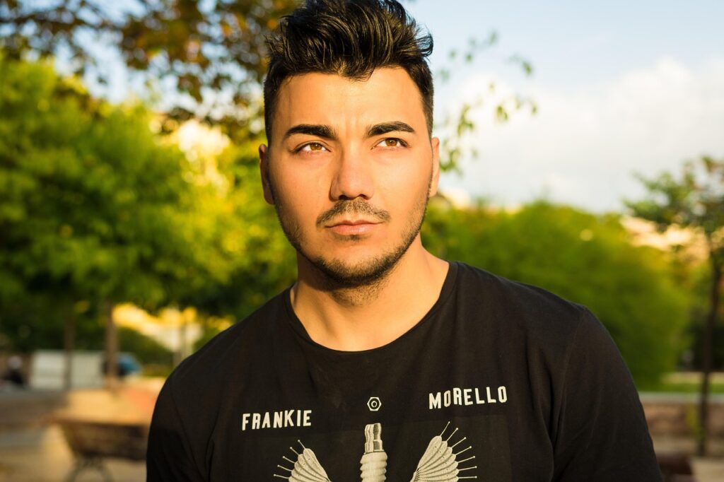 Dargen D’Amico “Ai ai”: testo, significato e autori della canzone di Sanremo 2026