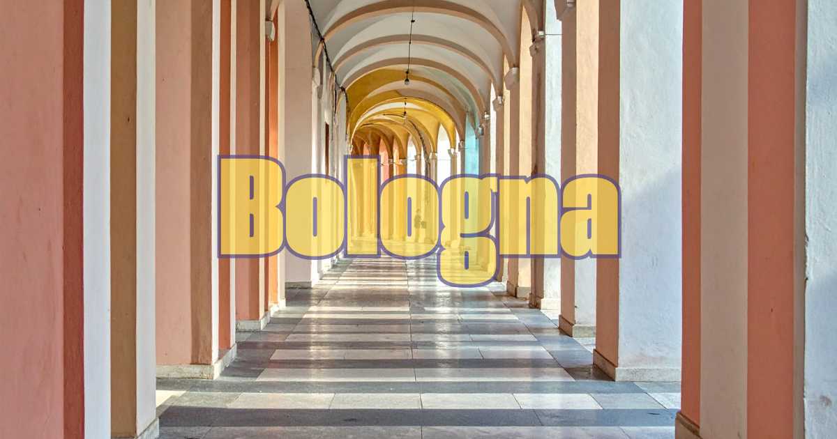 Vista panoramica di Bologna con i suoi storici edifici e torri, simbolo della città.